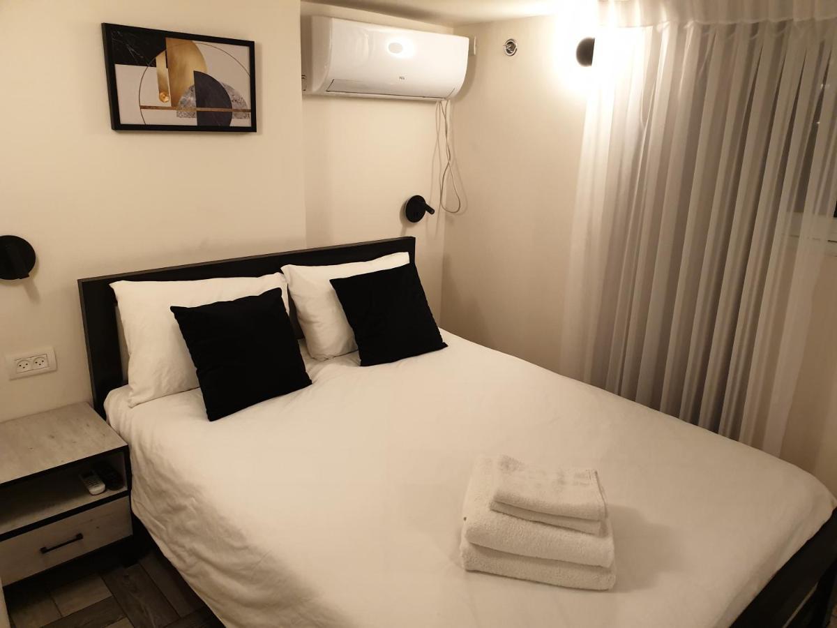 Hermitage Hotel Bat Yam Exterior photo